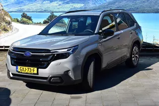 Subaru Forester 2.0i e-BOXER Premium/ Fist-Edition 8 j garantie