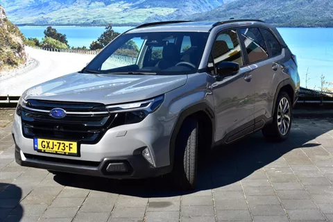 Subaru Forester 2.0i e-BOXER Premium/ Fist-Edition 8 j garantie